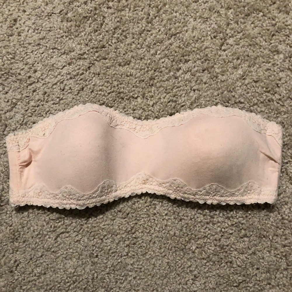 Light pink strapless bra
